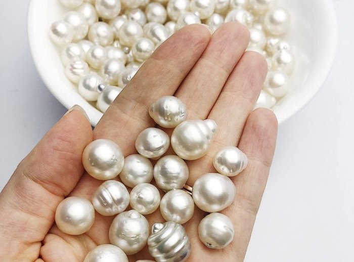 How to Tell if Pearls Are Real or Fake: The Foolproof Guide - Laguna Pearl