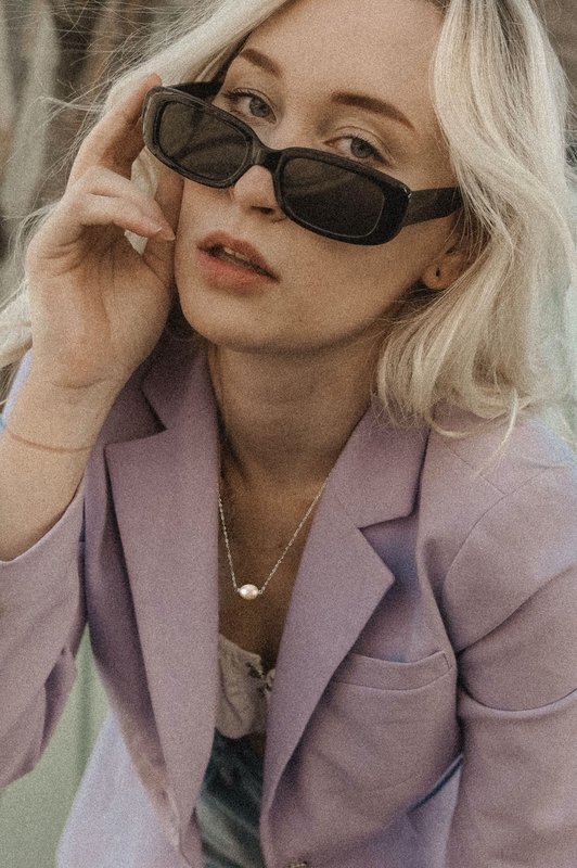 Luna - Model Image